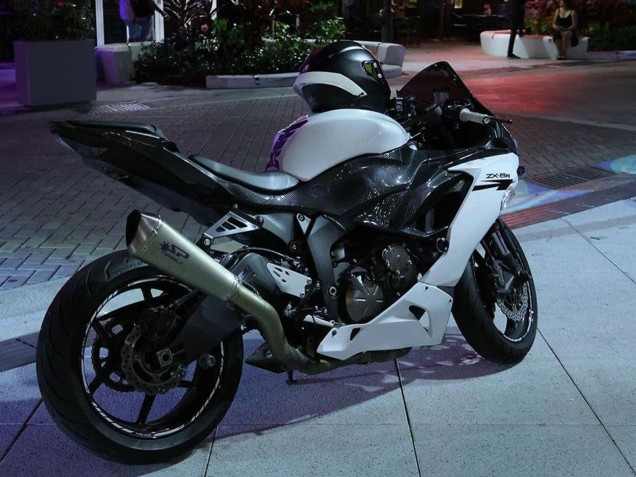 Carena Moto Kawasaki ZX6R 2019-2022 - Bianco Nero Fibra di Carbonio