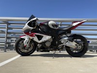 Tutto è stato fantastico! Le carenature sono arrivate in perfette condizioni e installate con facilità. Sono riuscito finalmente a ricostruire la mia moto dopo averla distrutta anni fa e non potrei essere più felice del risultato adesso. Se ti stai chiedendo chi ha le migliori carene aftermarket, fidati di me, questa azienda è la strada da percorrere! Suggerimento per i consumatori: inviano ogni singola plastica di cui avrai bisogno, incluso un parabrezza nero!